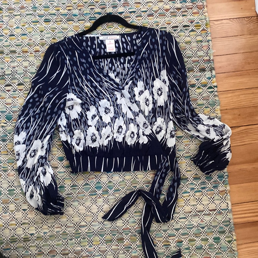 Blouse size M